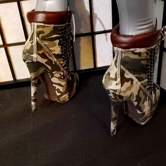 camo boots  Dollhouse boots - Picture 4 of 11